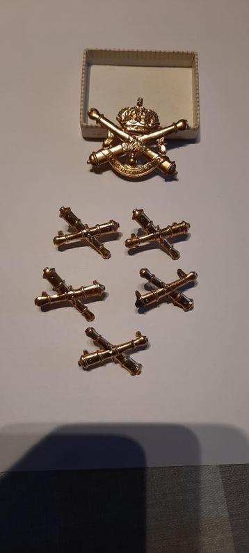 emblemen van het leger (gratis) beschikbaar voor biedingen