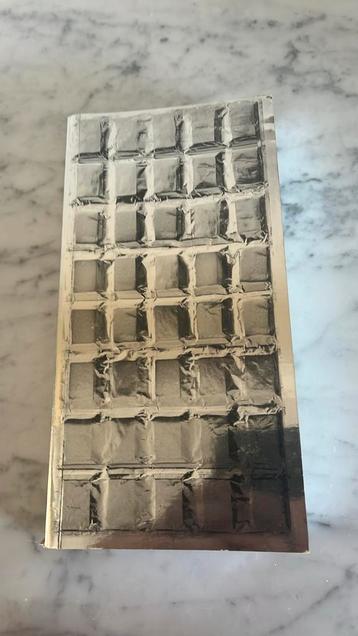 De smaak van chocolade beschikbaar voor biedingen