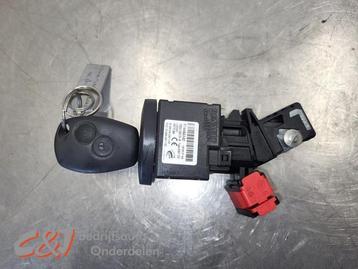 Kontaktslot + Sleutel van een Renault Trafic beschikbaar voor biedingen