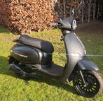 Scooter GTS cappuccino, Ophalen, Zo goed als nieuw, Klasse A (25 km/u), Benzine