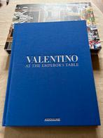 Valentino : à la table de l’empéreur At the emperors table, Livres, Livres de cuisine, Neuf