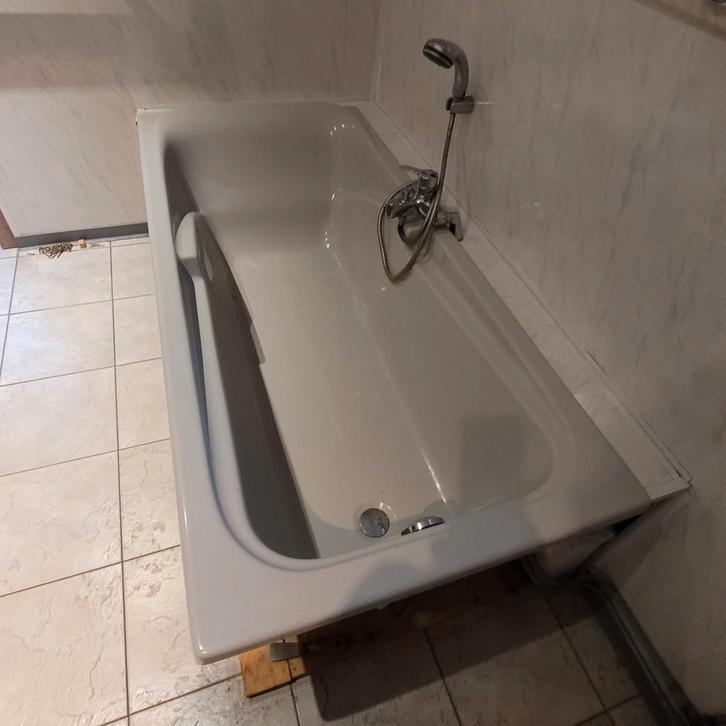 Baignoire 170x078cm+2vasques+1lv mains gris manhattan, Huis en Inrichting, Badkamer | Badkamermeubels