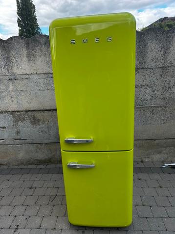 SMEG grote koelkast in heel nette staat beschikbaar voor biedingen