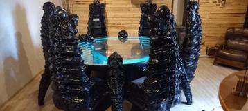 table unique decor alien beschikbaar voor biedingen
