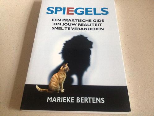 Marieke Bertens - Spiegels - prima staat, Boeken, Psychologie, Zo goed als nieuw, Ophalen