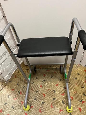 Rollator in goede staat beschikbaar voor biedingen