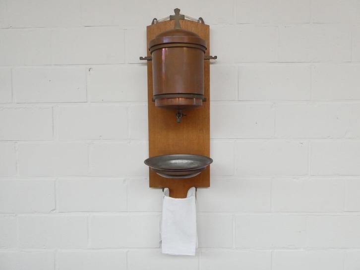 Koperen sacristie lavabo, Antiek en Kunst, Antiek | Religieuze voorwerpen, Ophalen
