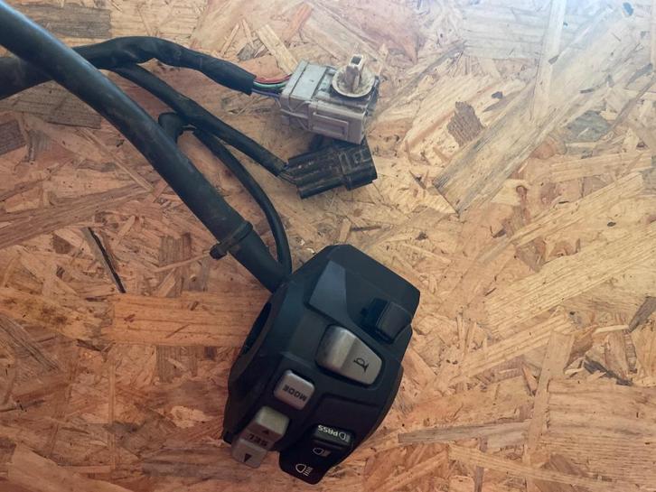 CRF1000L OEM 35200-MKK-D22, Motos, Pièces | Honda, Utilisé, Enlèvement ou Envoi