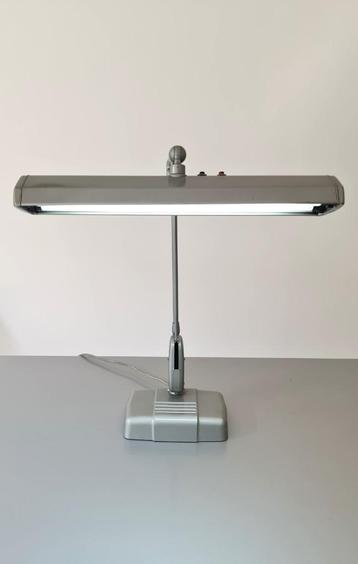 Dazor Floating light Fixture beschikbaar voor biedingen
