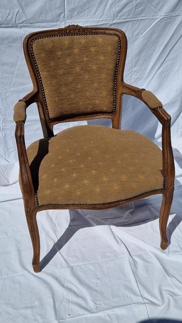 antieke rococo-cabriolefauteuil (Louis XV gesneden) beschikbaar voor biedingen