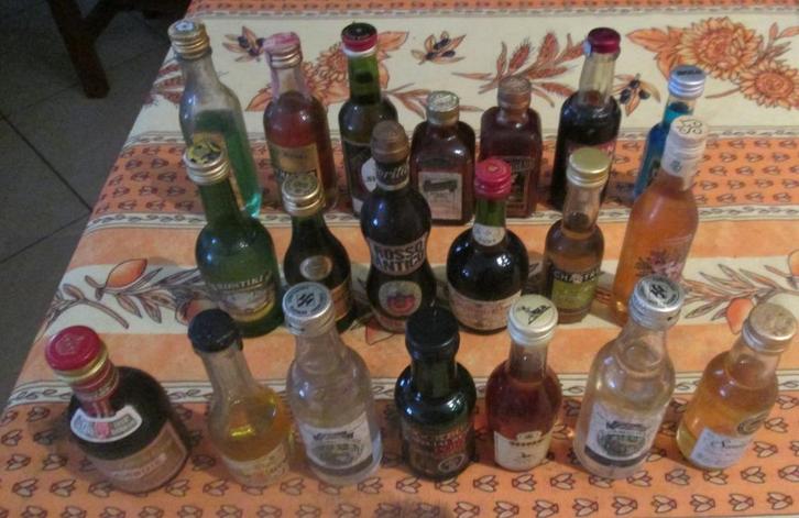 20 kleine Likeur-flesjes - ongeopend, Verzamelen, Wijnen, Zo goed als nieuw, Overige typen, Vol, Ophalen of Verzenden