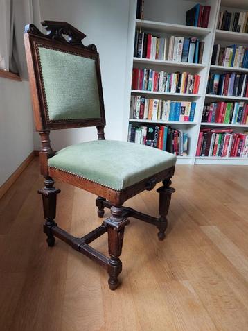 Twee antieke stoelen - neo-renaissance - fluweel en walnoot  beschikbaar voor biedingen