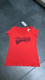 Nr 53: Rood T-shirt Denim Girl maat L Nieuw, Vêtements | Femmes, T-shirts, Manches courtes, Enlèvement ou Envoi, Taille 42/44 (L)