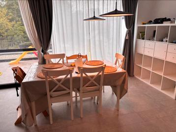 SALLE A MANGER EXTENSIBLE  + 4 Chaise blanche, Enlèvement, Comme neuf