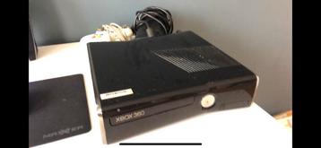 Xbox 360 Slim, 250gb hard disk + controller en enkele  games beschikbaar voor biedingen