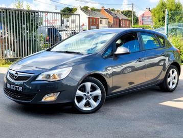 Opel Astra 1.6 ESSENCE 116CV - FULL CARNET - CAPTEURS beschikbaar voor biedingen