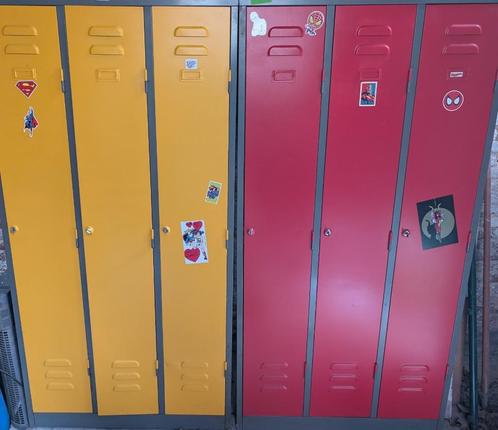 2X vintage MEWAF kast / lockers, Antiek en Kunst, Antiek | Meubels | Kasten, Ophalen