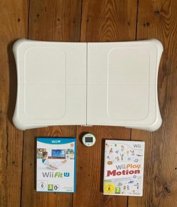 Wii fit board + 2 games beschikbaar voor biedingen