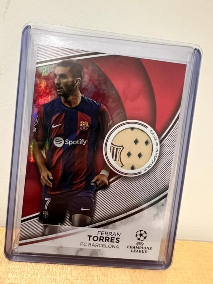 Topps FC Barcelona patch card - ferran torres 3/5, Verzamelen, Sportartikelen en Voetbal, Nieuw, Spelerskaart, Verzenden