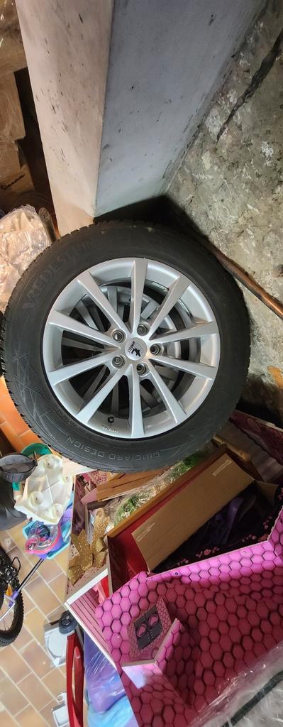 Audi Q3 velgen + winterband, Auto diversen, Autosport-onderdelen, Gebruikt, Ophalen