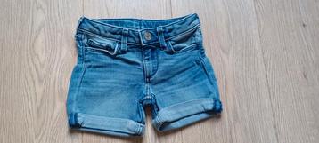 Shorts maat 98 (meisjes) beschikbaar voor biedingen