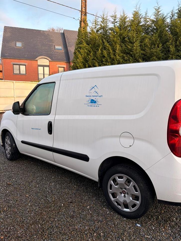 Fiat Doblo 1.6 Multijet 105 ch  - 3 places - 2022 -, Autos, Camionnettes & Utilitaires, 4x4, Fiat, Enlèvement