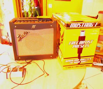 Amplificateur FENDER Mustang I/II Neuf (avec pédale distorti, Musique & Instruments, Enlèvement, Comme neuf, Guitare