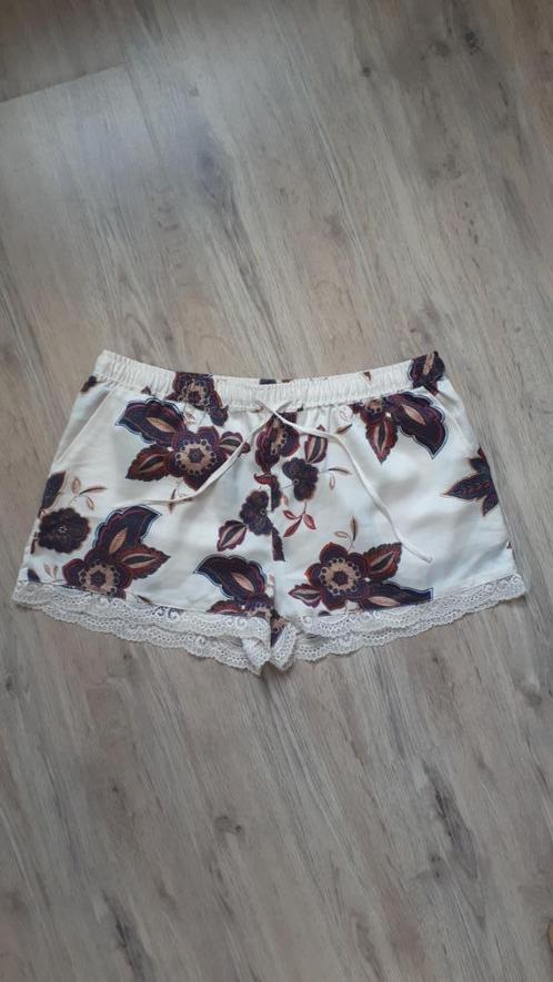 Satijnen pyjama short van Etam, Vêtements | Femmes, Pyjamas, Comme neuf, Taille 38/40 (M), Enlèvement ou Envoi