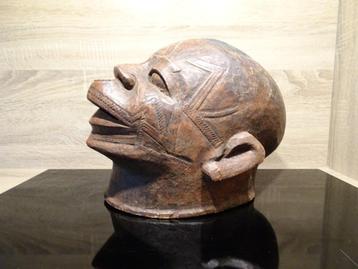 Afrikaans masker Makonde beschikbaar voor biedingen