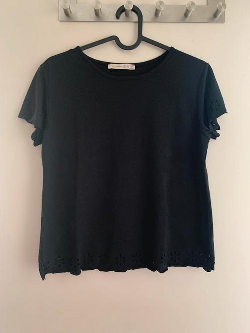 Zwarte top met details, Kleding | Dames, T-shirts, Zo goed als nieuw, Maat 34 (XS) of kleiner, Zwart, Korte mouw, Ophalen of Verzenden