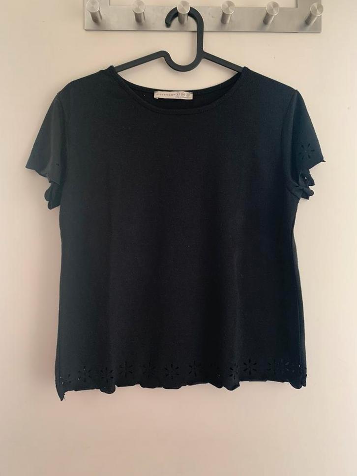 Zwarte top met details maat XS, Kleding | Dames, T-shirts, Zo goed als nieuw, Maat 34 (XS) of kleiner, Zwart, Korte mouw, Ophalen of Verzenden