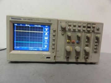 Tektronix TDS 2002B Oscilloscoop