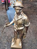 Statue de mineur en cuivre sur pied en marbre coloré en doré, Antiquités & Art, Bronze