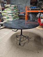 Table à manger ronde avec base en métal, Enlèvement, Utilisé, Métal