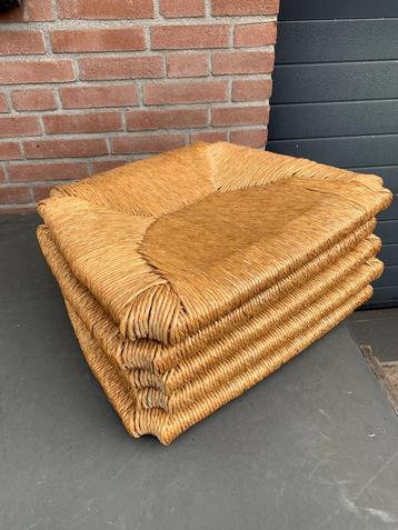 Biezen zittingen beschikbaar voor biedingen