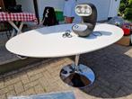 moderne ovale  tafel met tulipe stoelen, Maison & Meubles, Tables | Tables à manger, Comme neuf, Synthétique, Ovale, 50 à 100 cm