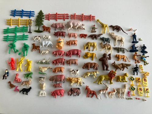 Verzameling boerderij dieren, wilde dieren, ea in plastiek, Antiek en Kunst, Antiek | Speelgoed, Ophalen of Verzenden