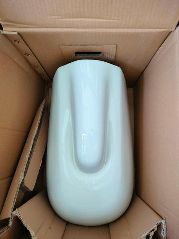 Hangtoilet (nieuw) beschikbaar voor biedingen