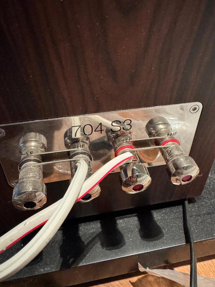 demo luidsprekers Bowers and Wilkins 704 S3 – Walnut, Audio, Tv en Foto, Luidsprekerboxen, Zo goed als nieuw, Front, Rear of Stereo speakers