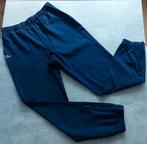 Training Lacoste bleu marine taille 164(14 ans)., Kinderen en Baby's, Kinderkleding | Maat 164, Broek, Jongen of Meisje, Ophalen of Verzenden