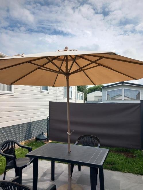 Paraplu Bristol 3 meter 
De stof aan de bovenkant is gescheu, Tuin en Terras, Parasols, Gebruikt, Ophalen