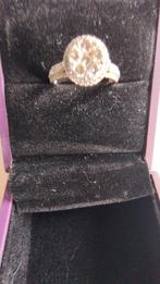 Gouden ring met diamant, Handtassen en Accessoires, Ophalen of Verzenden, Zo goed als nieuw