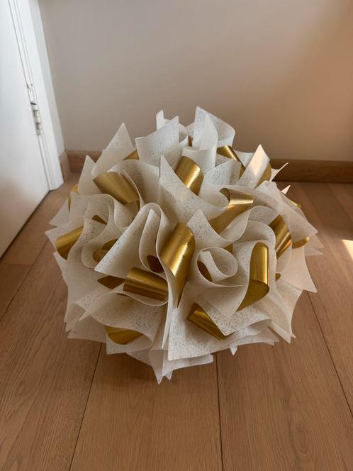 Veli hanglamp in wit en goud - Slamp, Huis en Inrichting, Lampen | Hanglampen, Nieuw, Ophalen of Verzenden