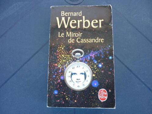 Livre de Poche - Le Miroir de Cassandre - Bernard Werber, Boeken, Romans, Gelezen, België, Ophalen of Verzenden