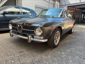 Alfa Romeo Bertone 1300 GT Junior project, Autos, Rouge, Achat, Entreprise, Boîte manuelle