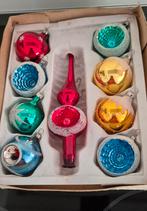 Vintage 8 kerstballen en piek in doos, Diversen, Kerst, Ophalen, Zo goed als nieuw