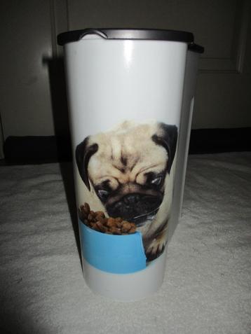 voedselcontainer beschikbaar voor biedingen