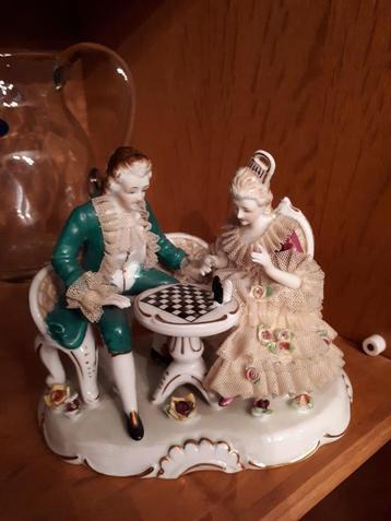 Joueurs d'échecs en porcelaine (biscuit)