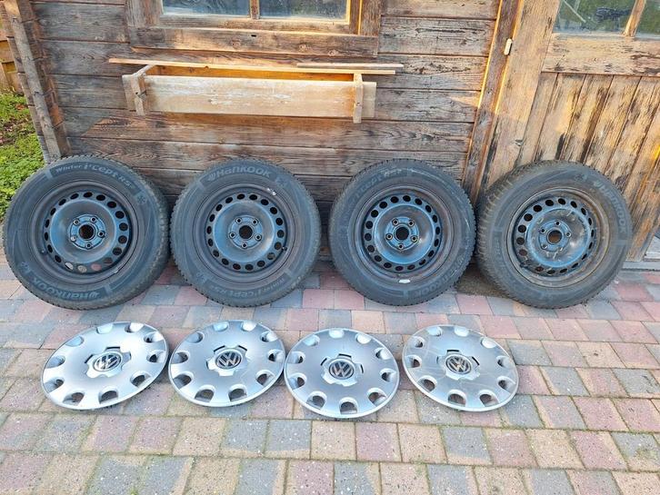 4 winterbanden met wielschelen, Auto-onderdelen, Banden en Velgen, Winterbanden, Overige, Gebruikt, Ophalen