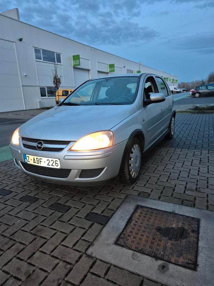 Opel Corsa automatique 1.2 2006, Autos, Opel, Entreprise, Corsa, ABS, Airbags, Air conditionné, Bluetooth, Verrouillage central